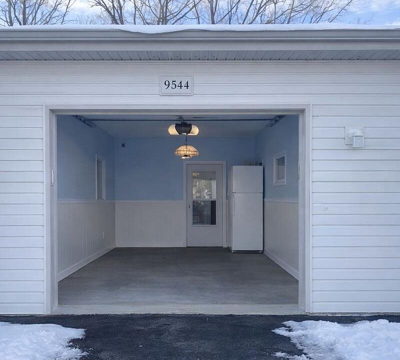 1st image of 9544 Woodside Cir