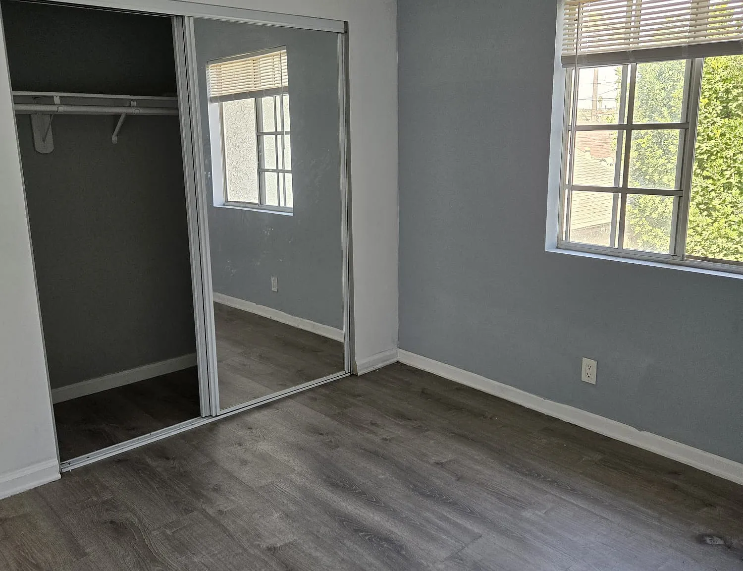 3 bed, 1300 sqft, $3,000 — Photo 2