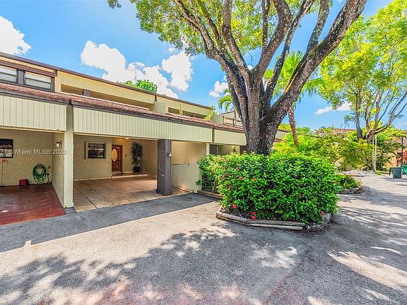 2nd image of 3869 Estepona Ave #3869