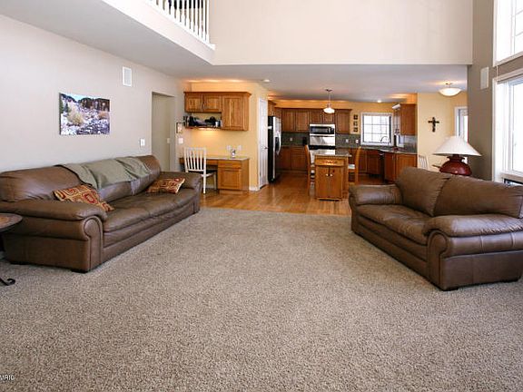 4th image of 10453 Country Club Dr