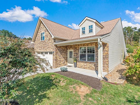 2nd image of 12091 Woodhollow Ln