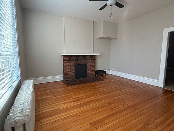 2nd image of 1331 Columbine St APT 1A