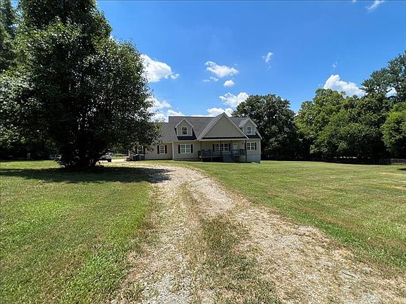 3rd image of 3581 Pineview Dr