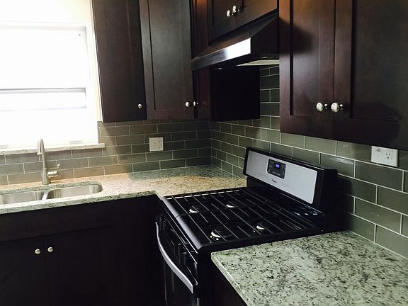 3rd image of 722 Mulford St APT 2