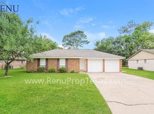 511 Corley Dr, Highlands, TX 77562