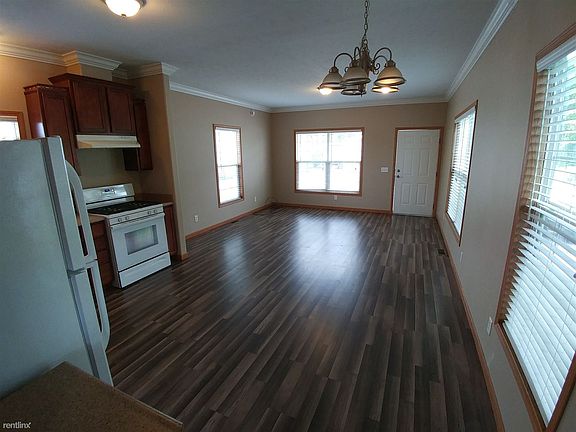 3rd image of 90 Apple Ln
