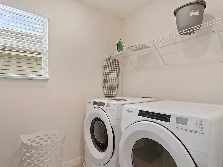 8927 Coconut Breeze Dr — Photo 23