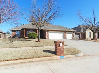 401 Castle Rock Rd, Yukon, OK 73099