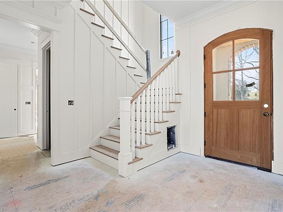 4th image of 487 Brookberry Farm Cir