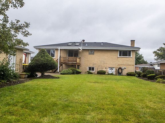 3rd image of 565 Arlene Dr