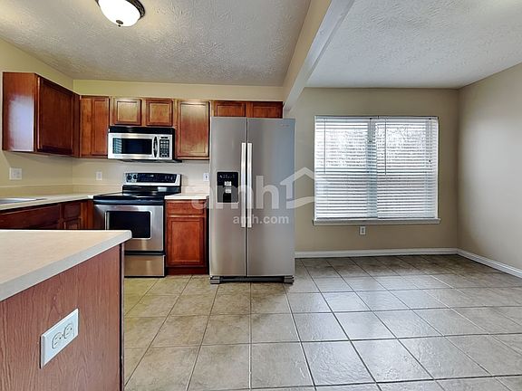 4th image of 6804 Trevino Way
