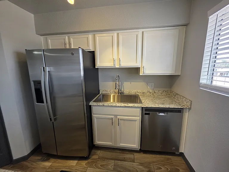 1462 E 28th Ave #4 — Photo 7