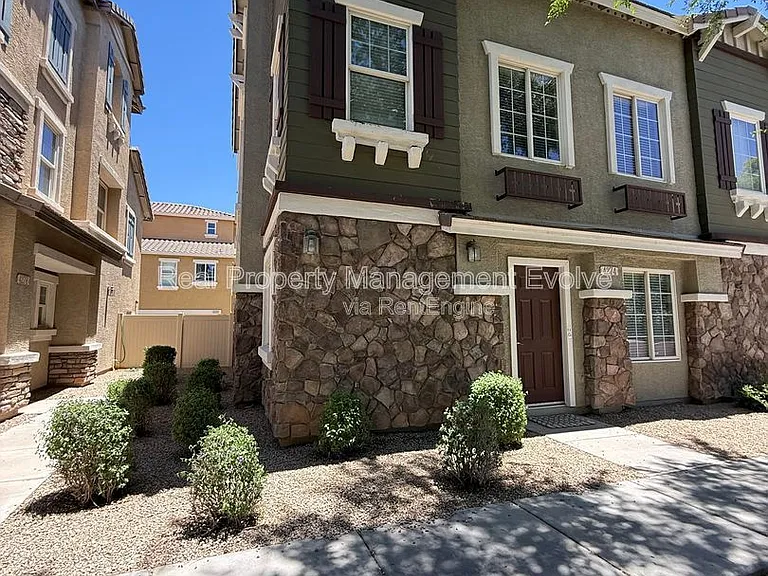 4274 E Jasper Dr — Photo 2