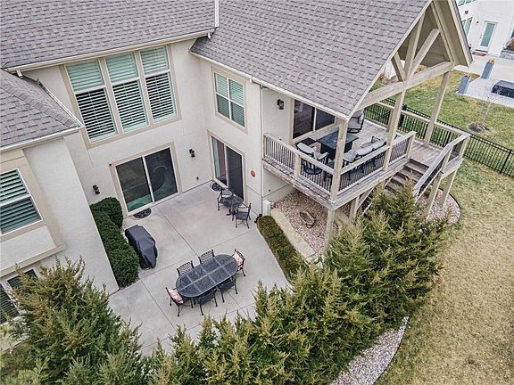 4th image of 15713 Canterbury St