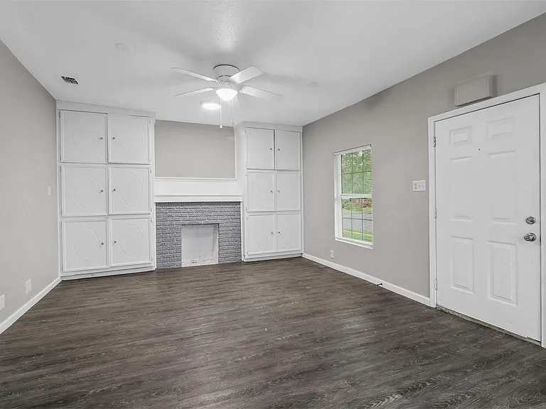 814 N Walnut St — Photo 3