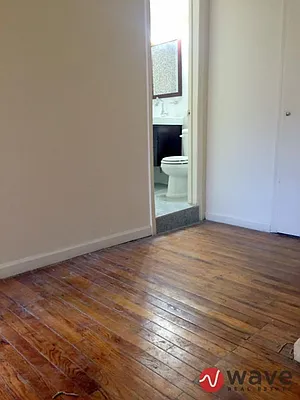 Rented by Wave Real Estate Group | media 17