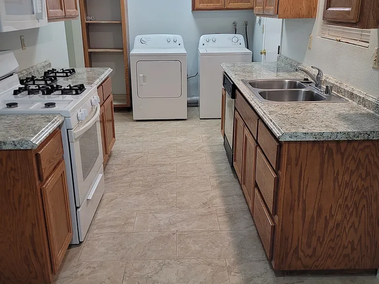 2288 Cristobal Ave — Photo 4