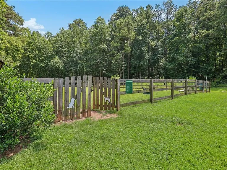5525A Hampstead Way — Photo 5