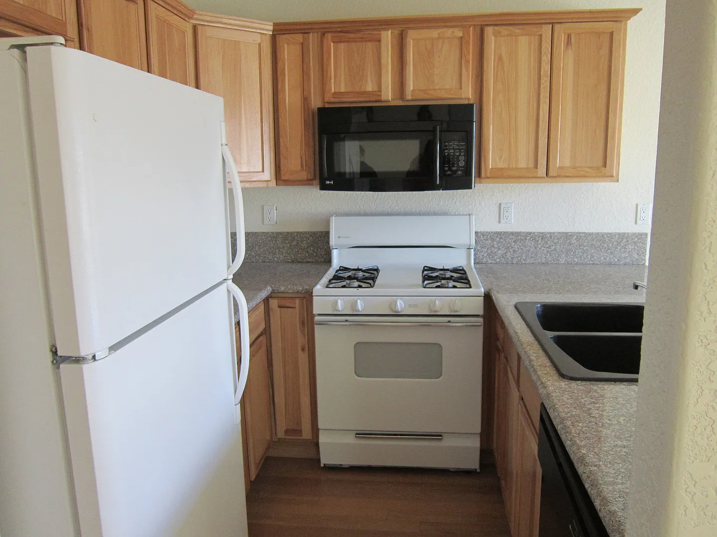 1714 Lancaster Ave — Photo 4
