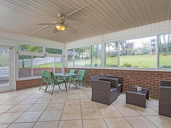 5th image of 715 Carmen Dr