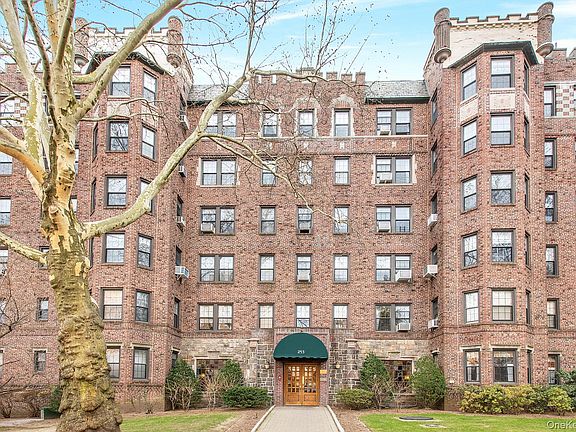 2nd image of 253 Garth Road #2J