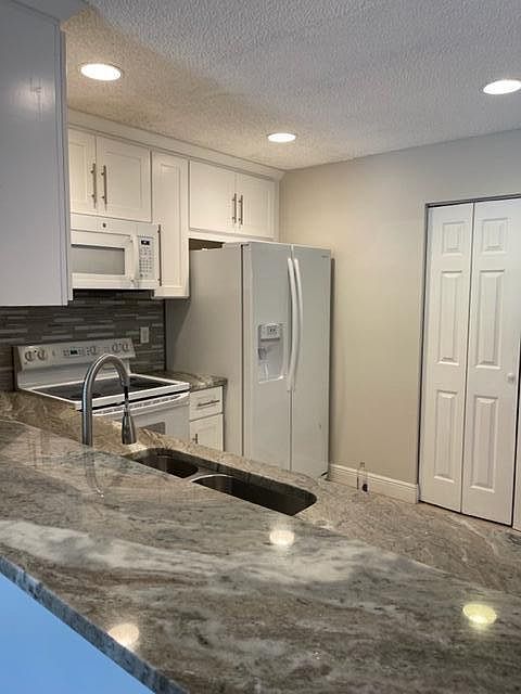 1st image of 9826 Kamena Cir