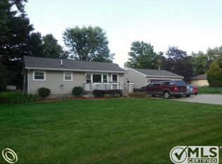 2010 Bass Lake Rd, Commerce Township, MI 48382