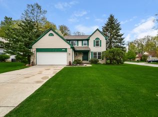 3327 Hickory Dr, Lake Orion, MI