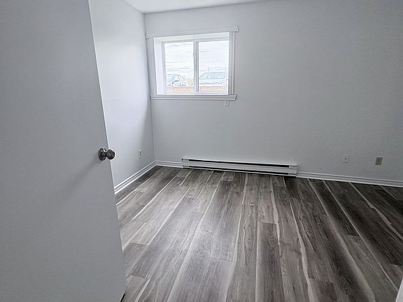 5th image of 746 Laflin St