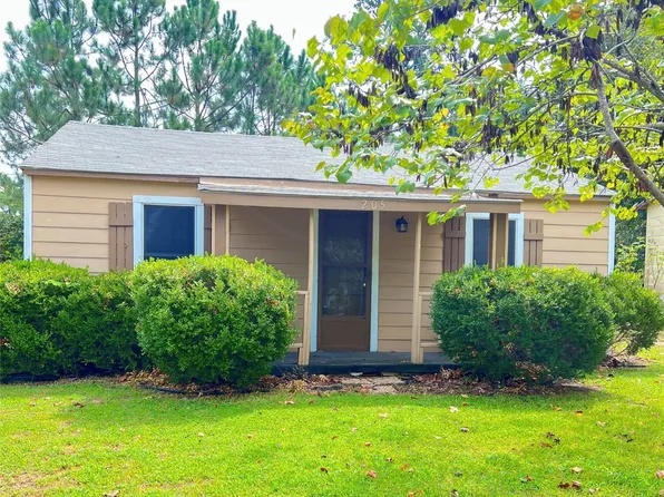 205 Pecan St, Mount Vernon, TX 75457