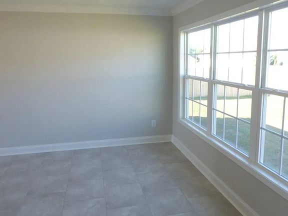 4th image of 702 Ventura Ct