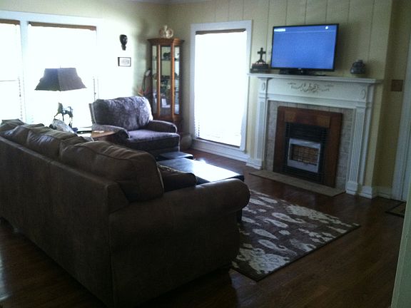 3rd image of 605 N Walnut St