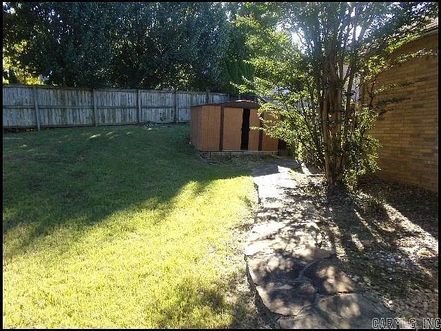 209 Chalamont Ln — Photo 23