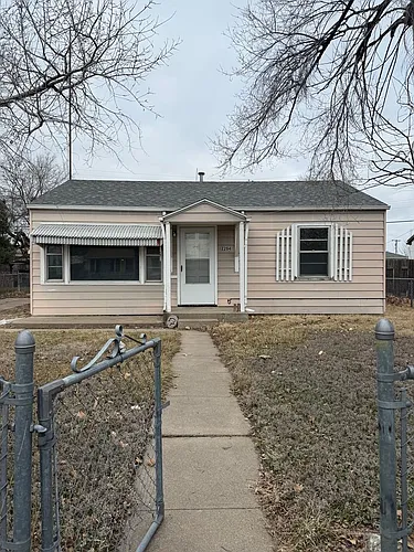 2204 30th St Photo 1