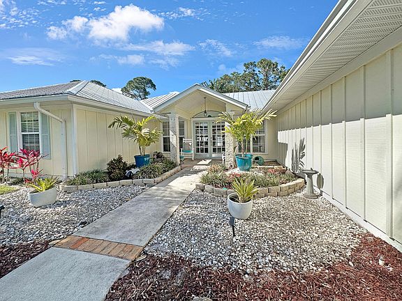 3rd image of 4504 Redwood Drive