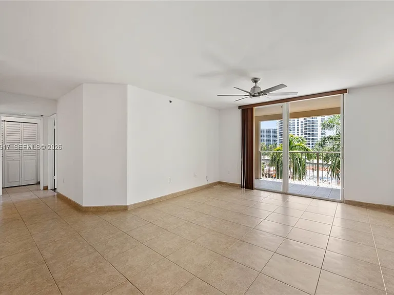 19501 E Country Club Dr #9508 — Photo 3