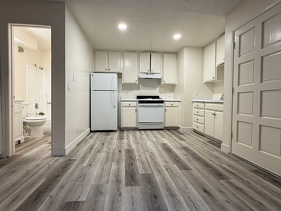5th image of 4371 Swift Ave APT 1