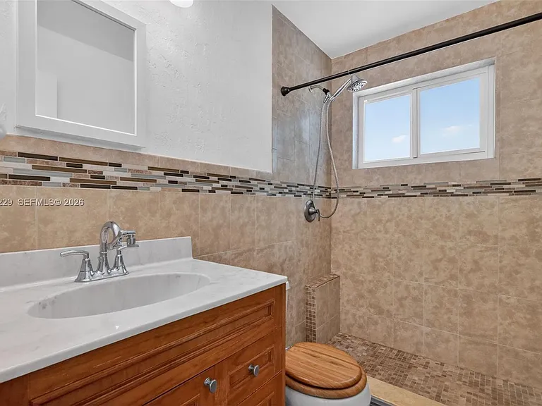 17001 NW 53rd Ct — Photo 20