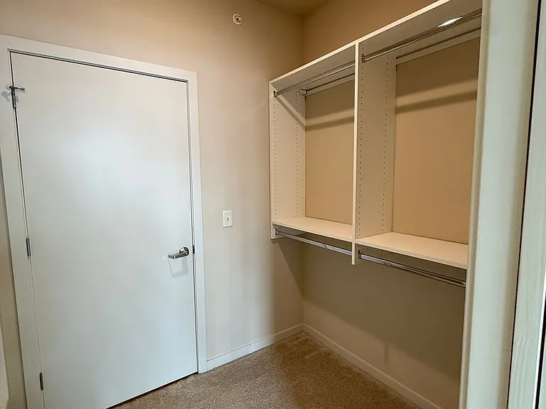 Lincoln Street Apartments — Photo 44