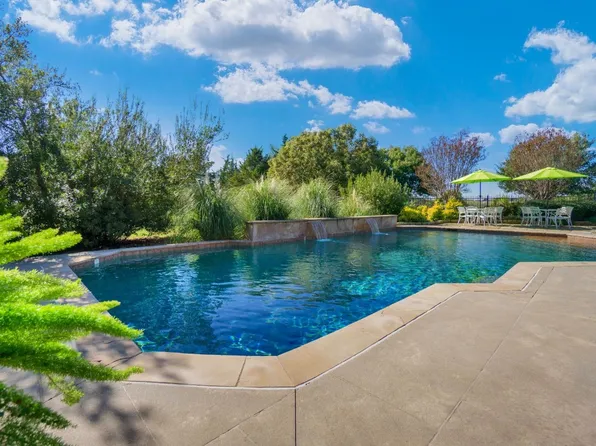 3 Cheshire Ct, Heath, TX 75032