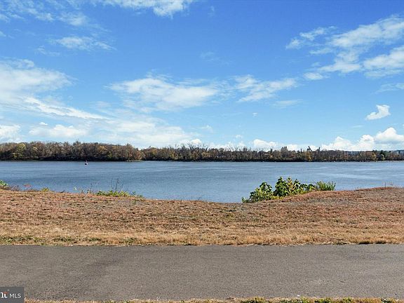 5th image of 16444 River View Dr
