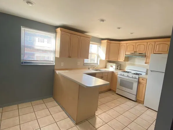 2867 Walnut Hill St, Philadelphia, PA 19152
