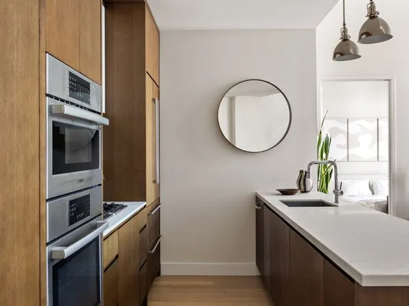 500 Waverly Avenue image 5 of 10