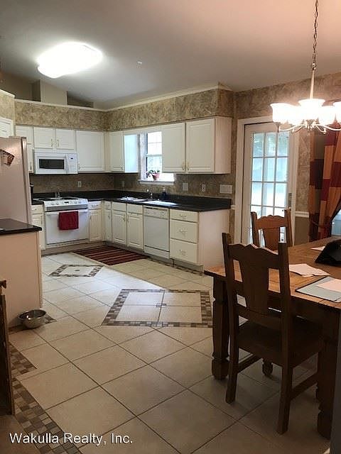 1st image of 84 Fox Run Cir