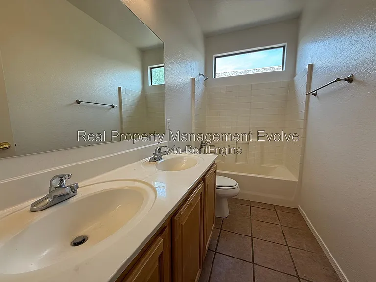 4417 W Saint Kateri Dr — Photo 24