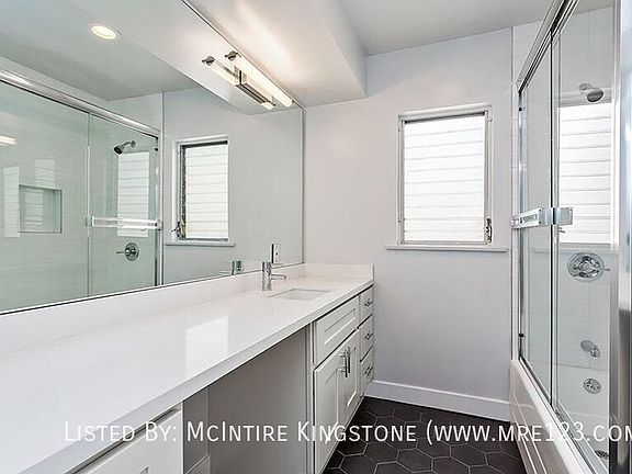2nd image of 5626-5630 N Sultana Ave #4