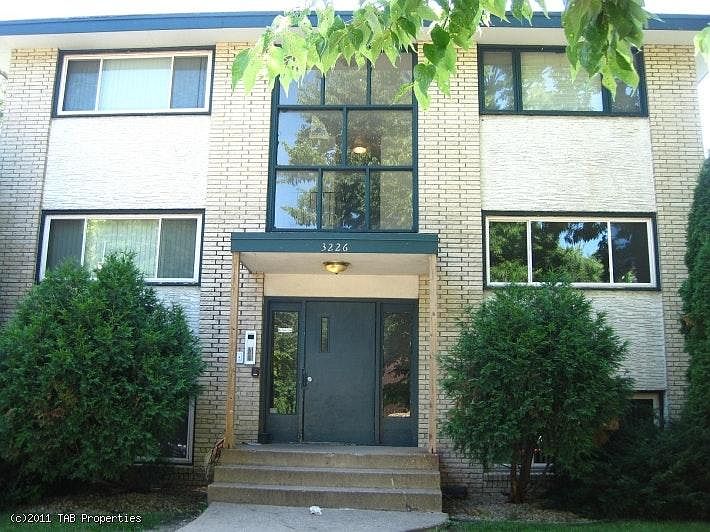 1st image of 3226 Minnehaha Ave