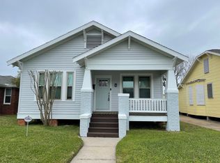 4720 Woodrow Ave, Galveston, TX 77551