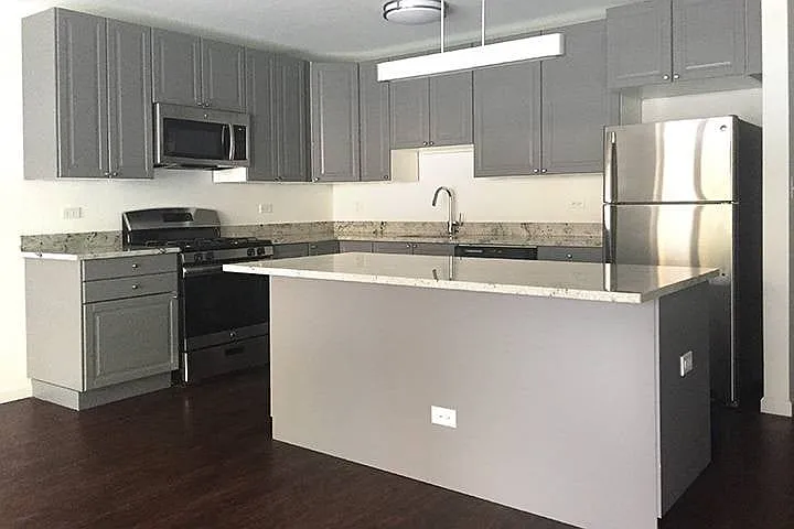 5524-5526 S. Everett Avenue — Photo 9