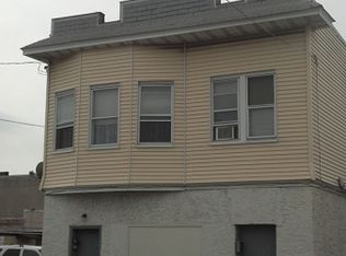 14 Smith St, Elizabeth, NJ 07201